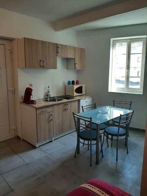Confortable En Hyper Centre Parking Gratuit Dans La Rue Acces Avec Boite A Clee Apartment Castres  Bagian luar foto